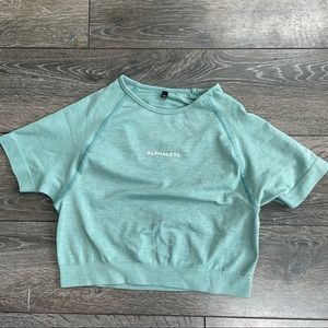 Alphalete Revival T cropped short sleeve short sleeve size medium